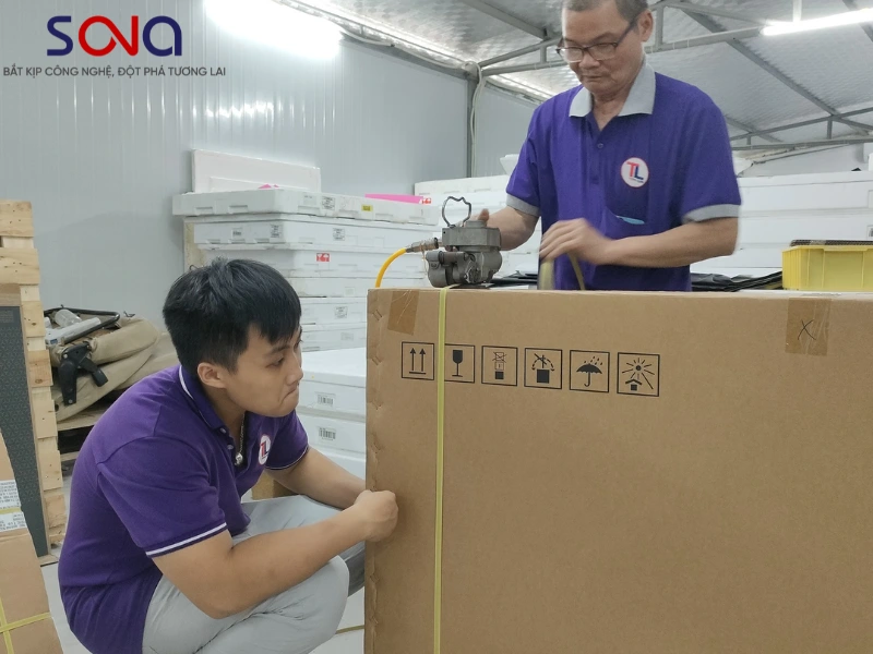 màn hình tương tác nhà ga