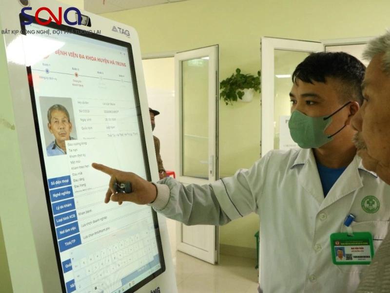màn hình tương tác y tế