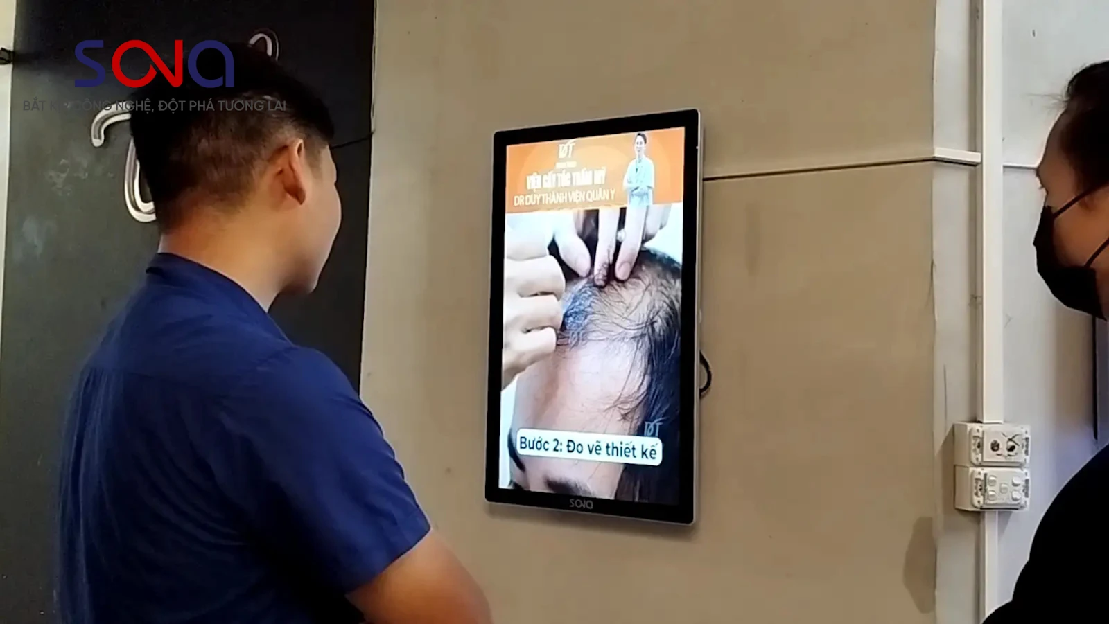 màn hình quảng cáo phòng khám uy tín