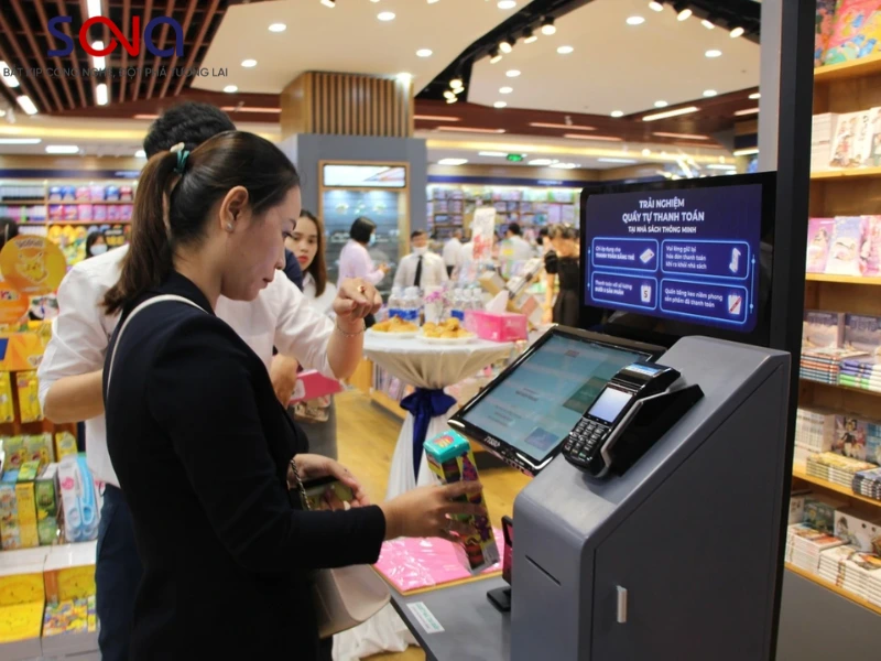 màn hình tương tác nhà sách