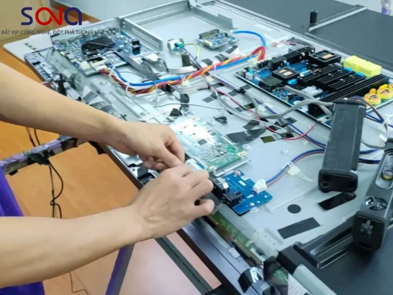 bảo trì màn hình quảng cáo ATM