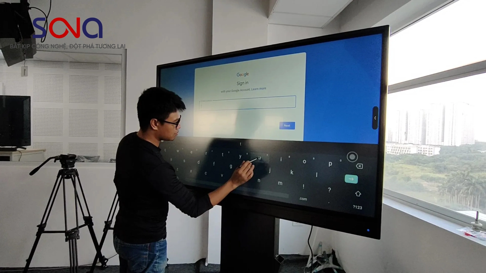 màn hình quảng cáo hội nghị giá tốt