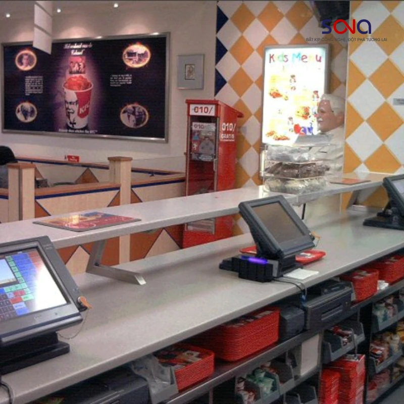 màn hình tương tác cho nhà hàng có thể hỗ trợ nhân viên order món ăn