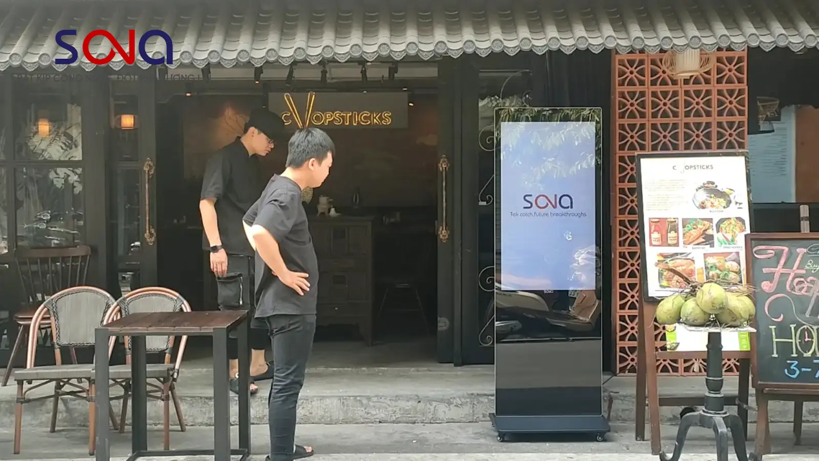 màn hình quảng cáo cửa hàng fastfood thông minh