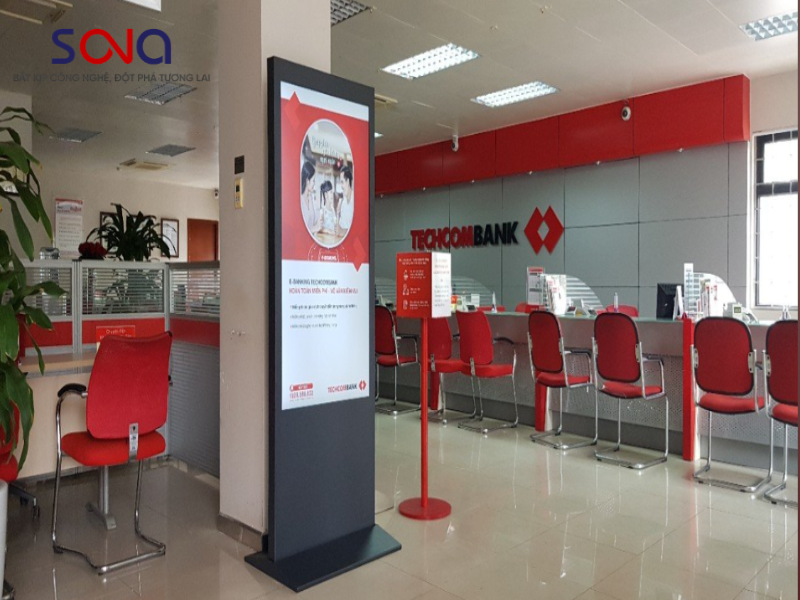 Màn hình quảng cáo chân đứng Samsung 65 inch