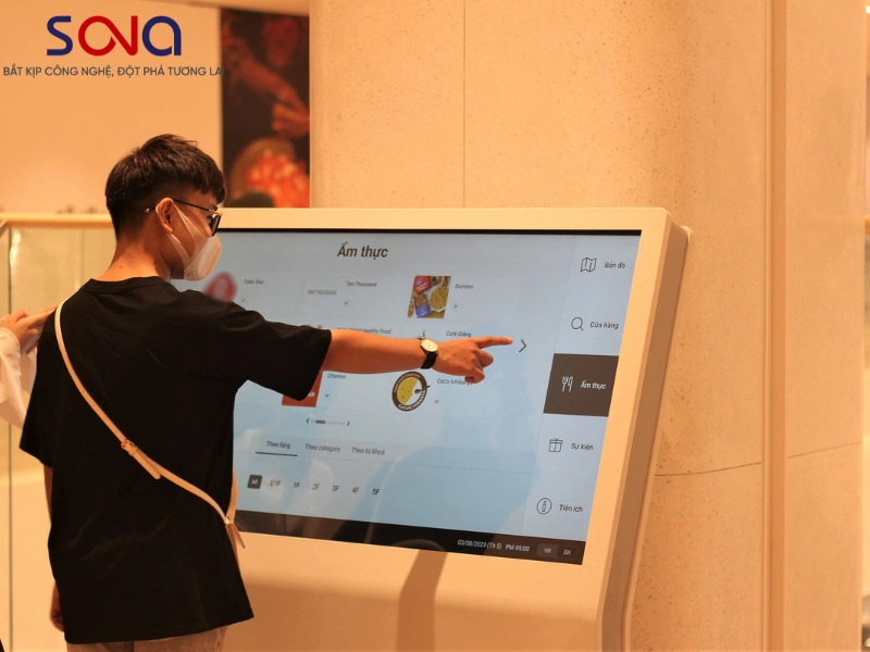 màn hình tương tác siêu thị