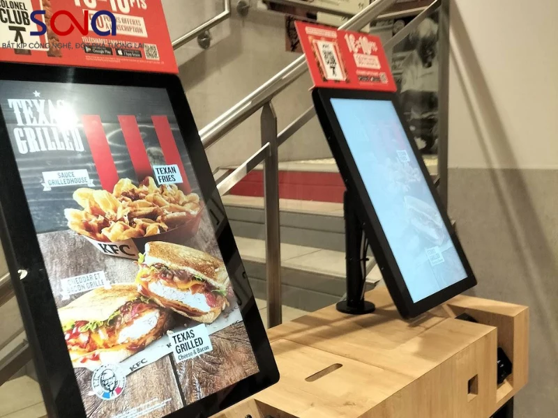 Các mẫu màn hình tương tác cửa hàng đồ ăn nhanh chuyên dụng