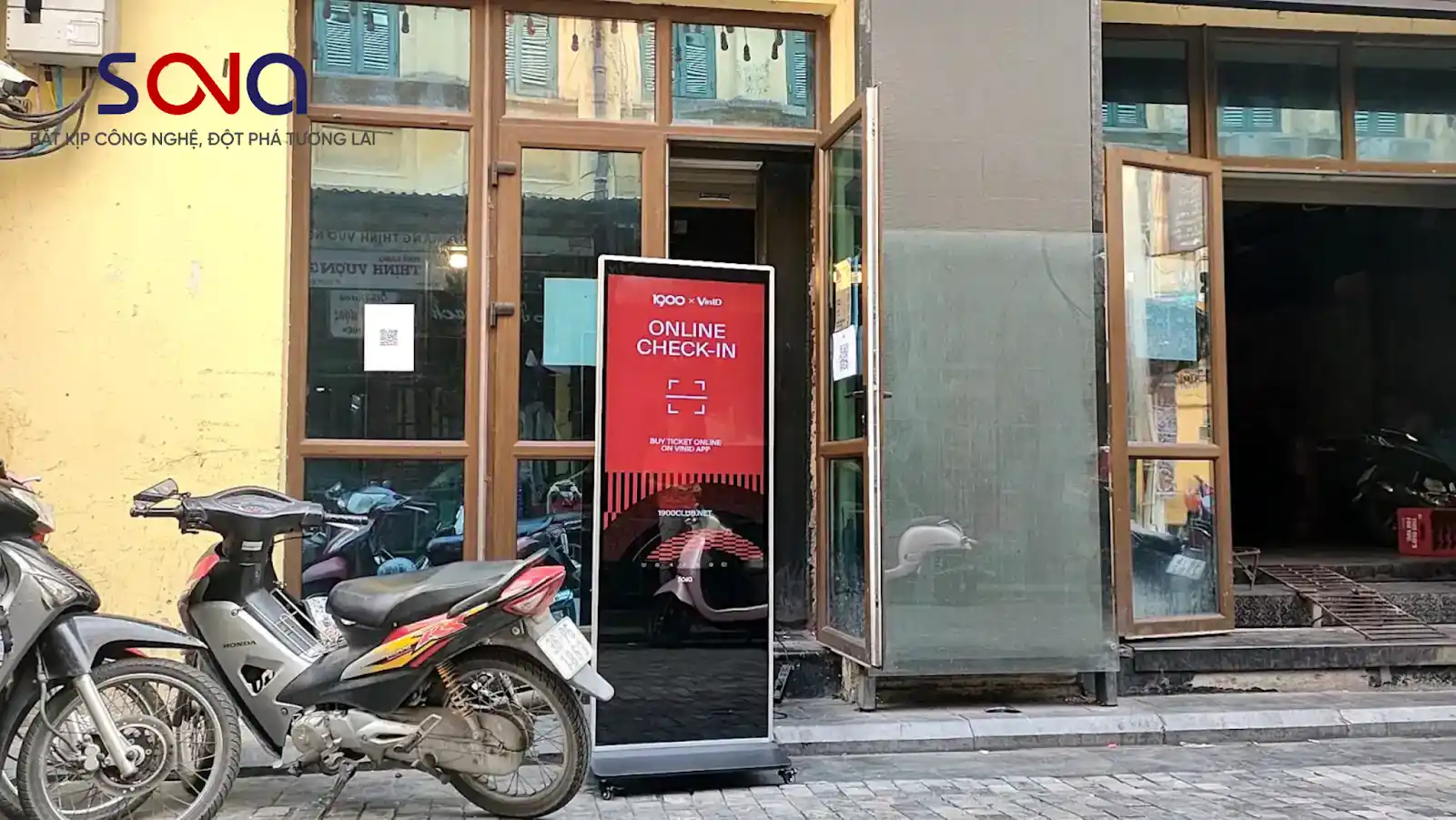 Màn hình quảng cáo phố đi bộ