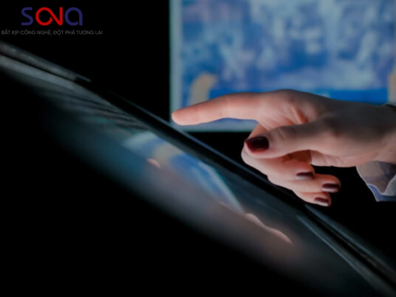 màn hình tương tác hiệu thuốc