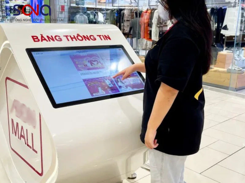 màn hình tương tác siêu thị