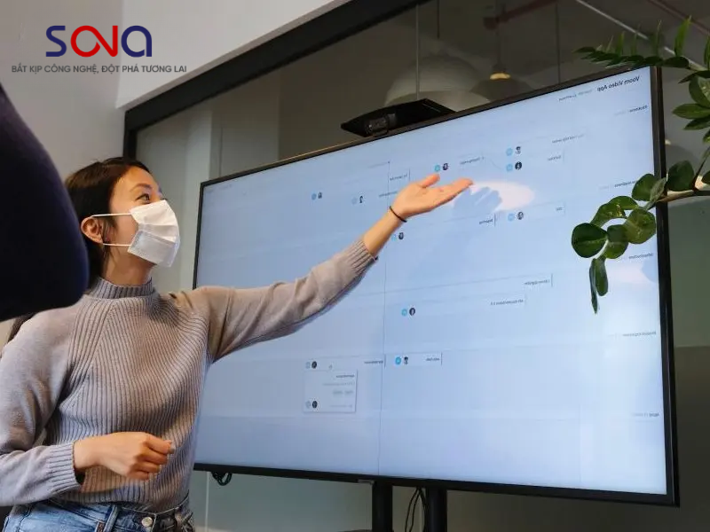 Ứng dụng của màn hình cảm ứng đa điểm trong các lĩnh vực