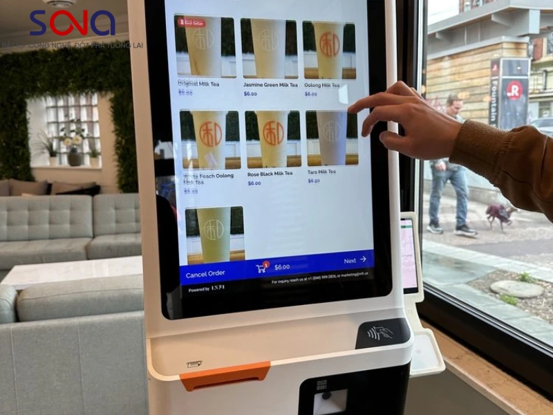 màn hình tương tác quán trà sữa