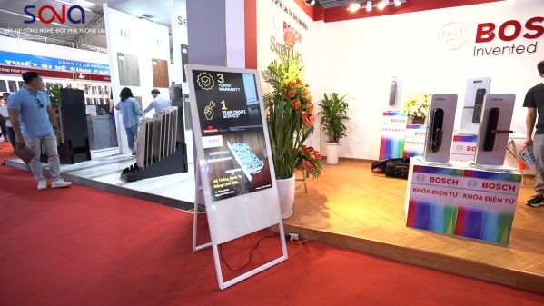 Màn hình quảng cáo chữ A 43 inch
