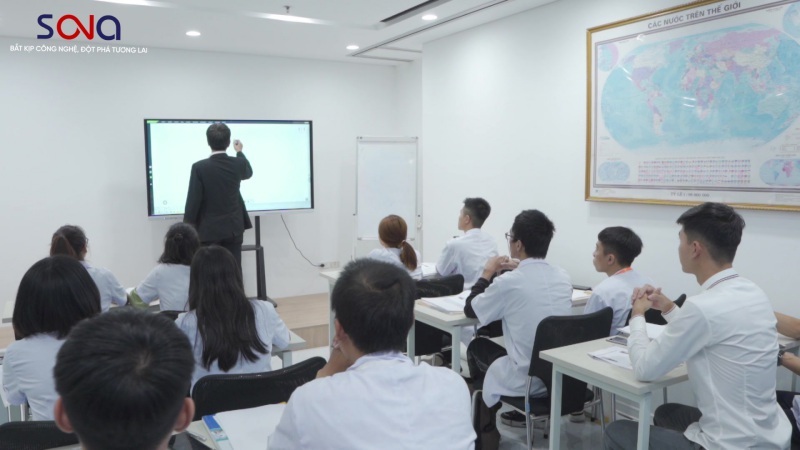 Màn hình tương tác 65 inch