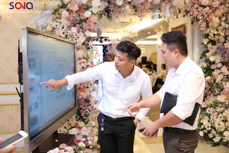 Màn hình tương tác 65 inch